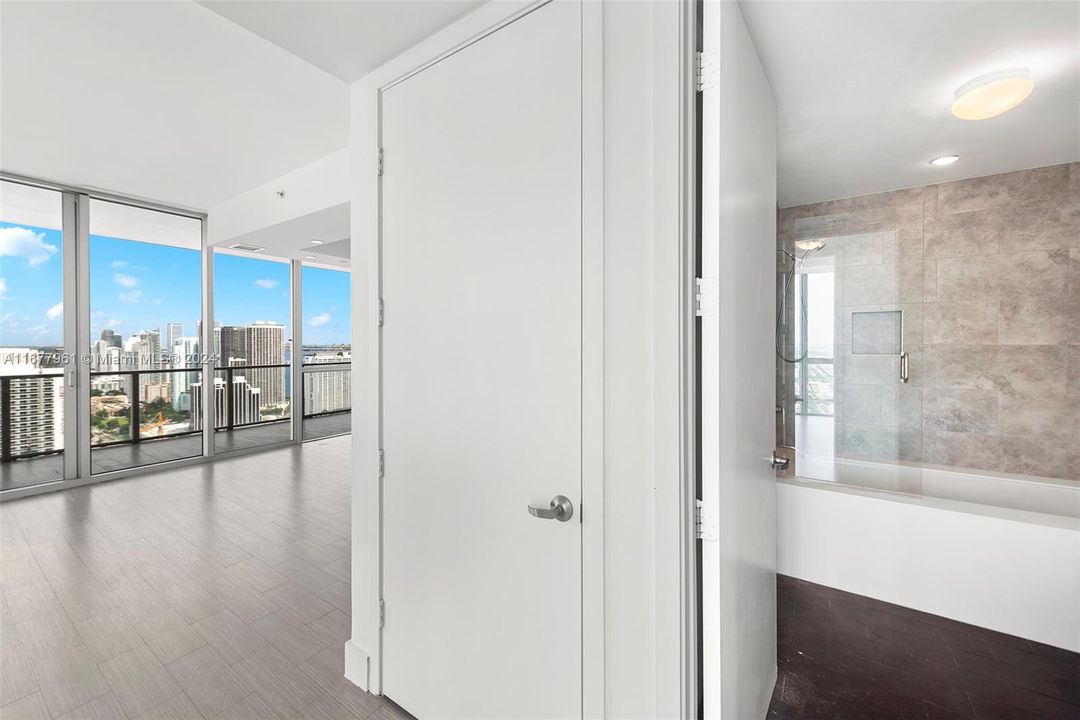 For Sale: $1,150,000 (2 beds, 2 baths, 1647 Square Feet)