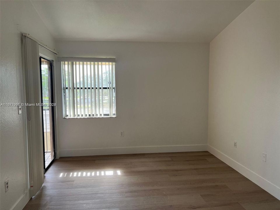 For Rent: $2,000 (1 beds, 1 baths, 1120 Square Feet)