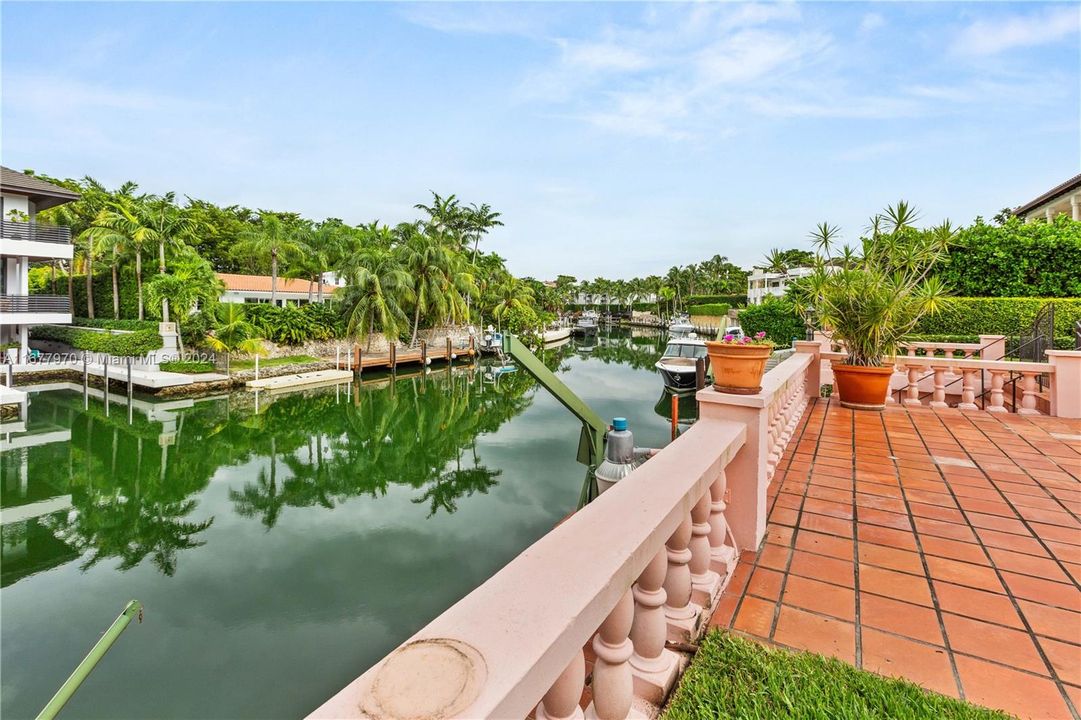 Recently Sold: $3,300,000 (4 beds, 2 baths, 2482 Square Feet)