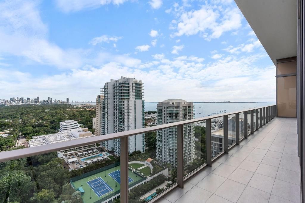 For Sale: $10,500,000 (4 beds, 4 baths, 3555 Square Feet)