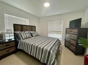 For Rent: $3,600 (3 beds, 2 baths, 1012 Square Feet)