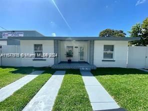 For Rent: $3,600 (3 beds, 2 baths, 1012 Square Feet)