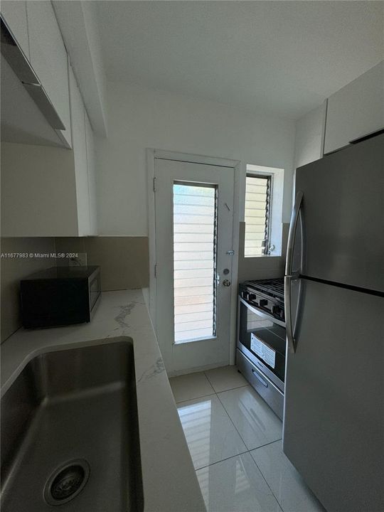 For Rent: $1,775 (1 beds, 1 baths, 7482 Square Feet)