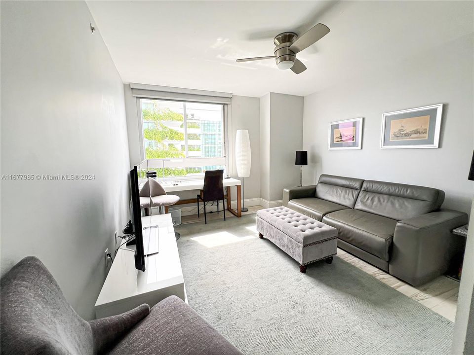 For Sale: $1,159,000 (2 beds, 2 baths, 1262 Square Feet)