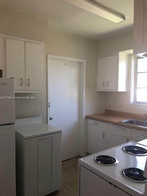 For Rent: $2,150 (2 beds, 1 baths, 940 Square Feet)