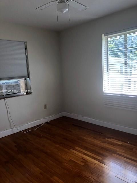 For Rent: $2,150 (2 beds, 1 baths, 940 Square Feet)