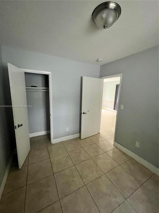 For Rent: $1,650 (1 beds, 1 baths, 4683 Square Feet)