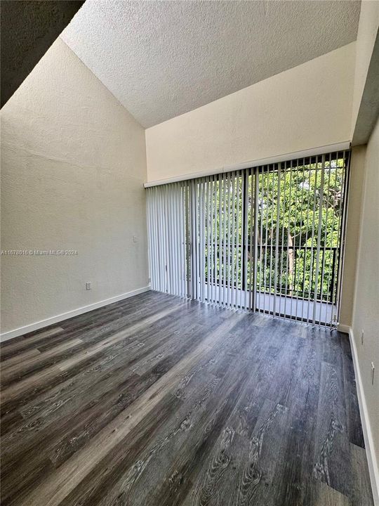 For Rent: $2,000 (1 beds, 1 baths, 680 Square Feet)