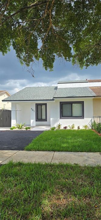 For Sale: $505,000 (3 beds, 2 baths, 1080 Square Feet)