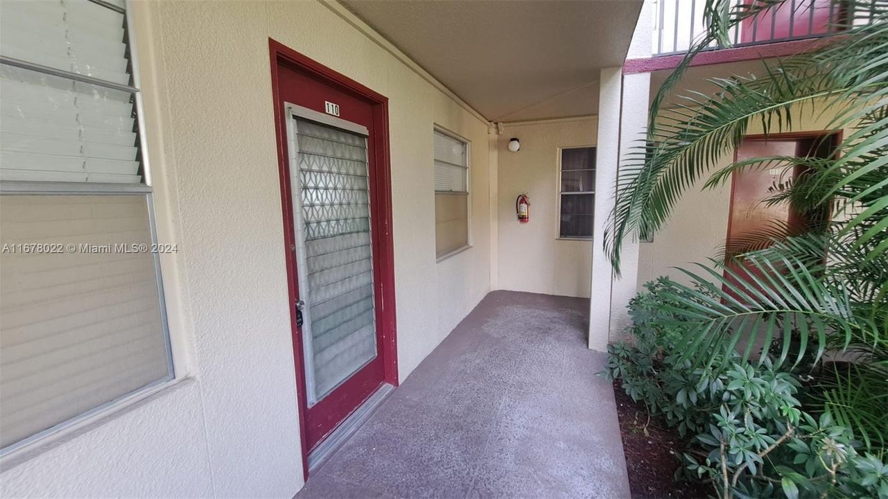 For Sale: $195,000 (2 beds, 1 baths, 954 Square Feet)