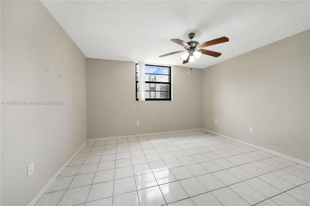 For Sale: $239,500 (2 beds, 2 baths, 960 Square Feet)