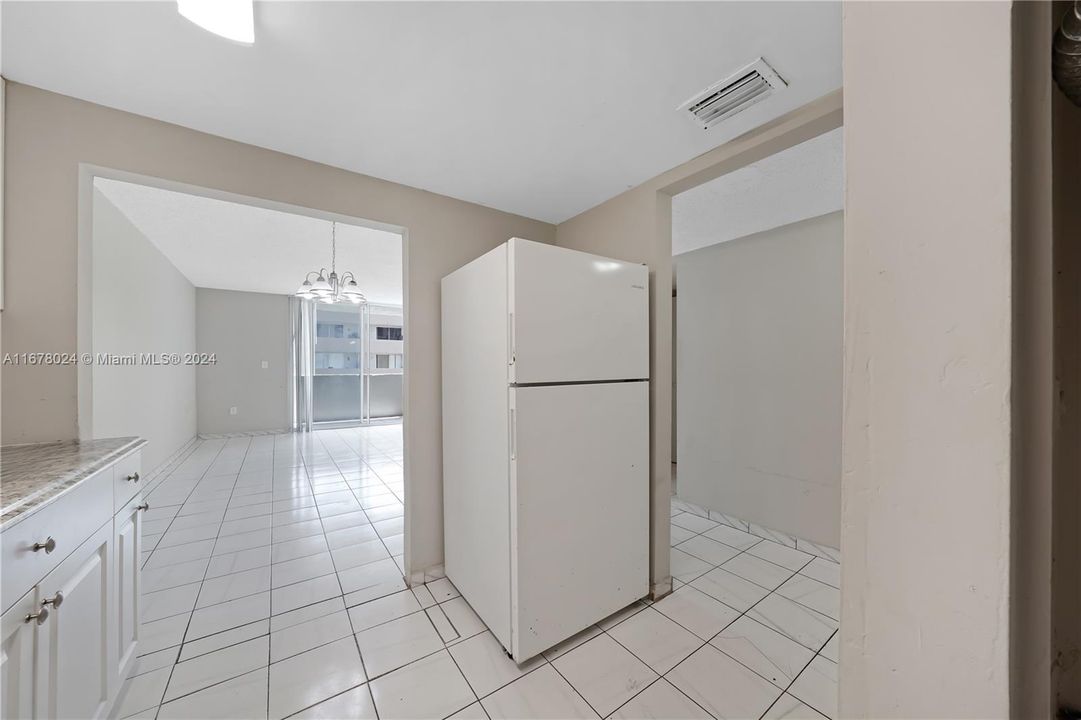 For Sale: $239,500 (2 beds, 2 baths, 960 Square Feet)