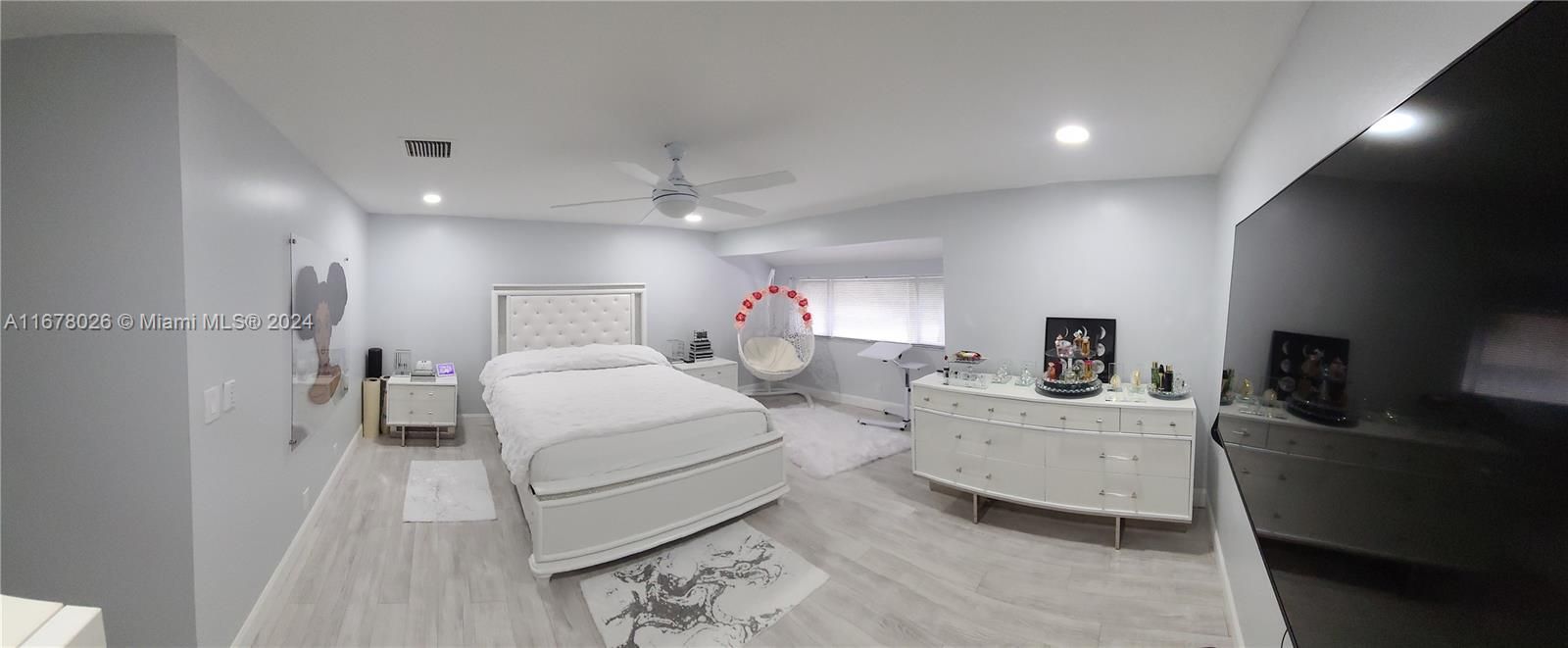 For Sale: $399,900 (4 beds, 2 baths, 2020 Square Feet)