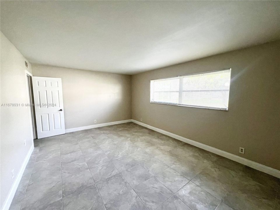 For Rent: $2,450 (3 beds, 2 baths, 1321 Square Feet)