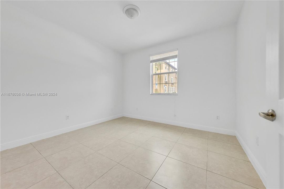 For Rent: $2,650 (2 beds, 2 baths, 1040 Square Feet)