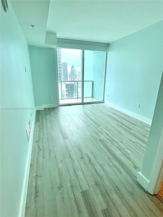 For Rent: $2,900 (1 beds, 1 baths, 780 Square Feet)