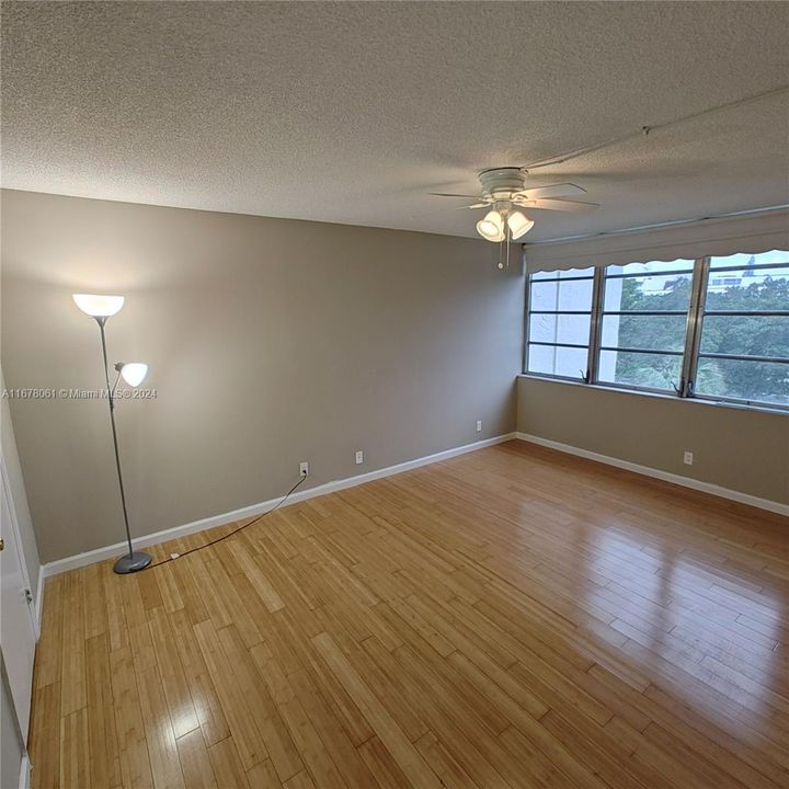 For Sale: $180,000 (2 beds, 2 baths, 1148 Square Feet)