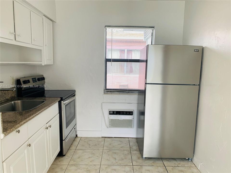 For Rent: $1,450 (0 beds, 1 baths, 310 Square Feet)