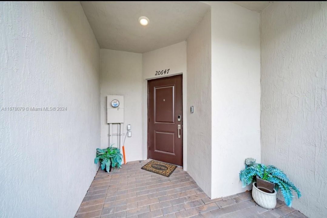 For Rent: $3,300 (3 beds, 3 baths, 1662 Square Feet)