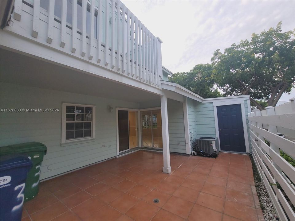 For Sale: $450,000 (2 beds, 2 baths, 1200 Square Feet)