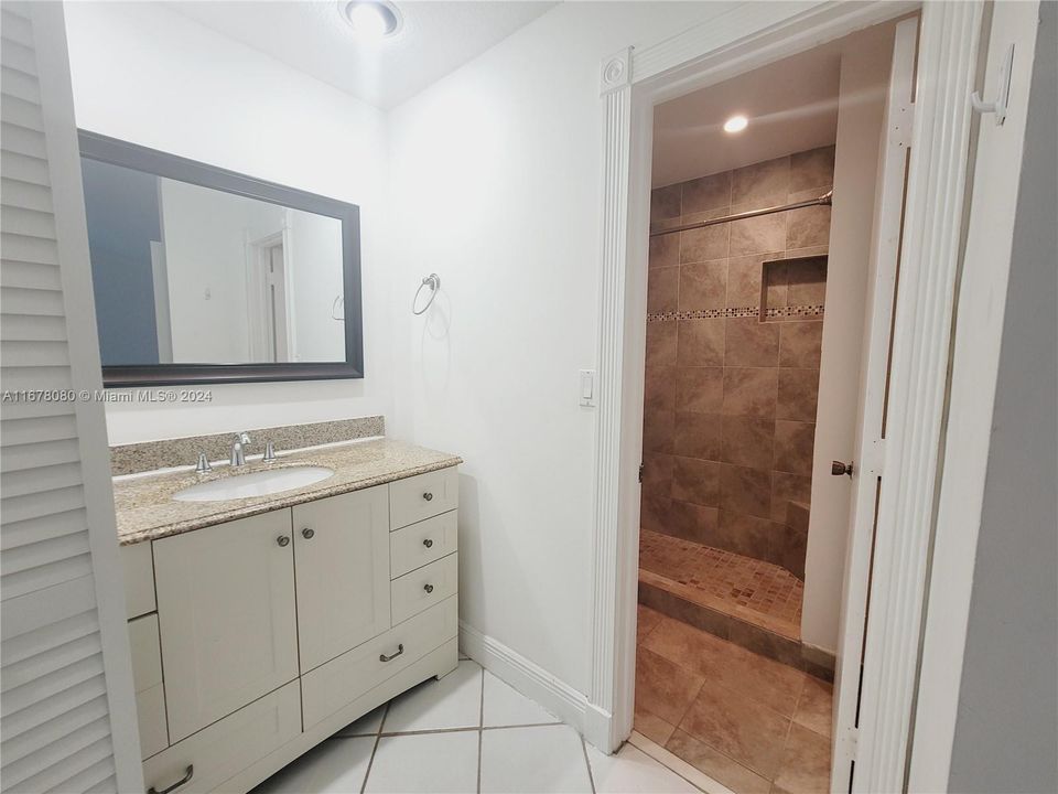 For Sale: $450,000 (2 beds, 2 baths, 1200 Square Feet)