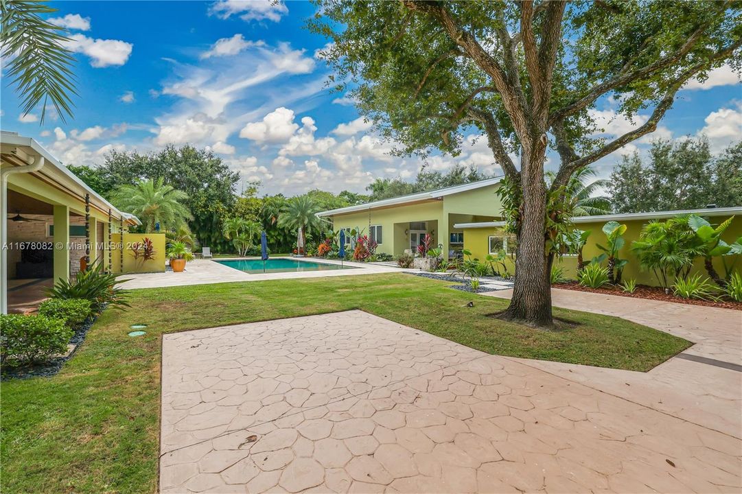 En Venta: $4,400,000 (7 camas, 5 baños, 4072 Pies cuadrados)