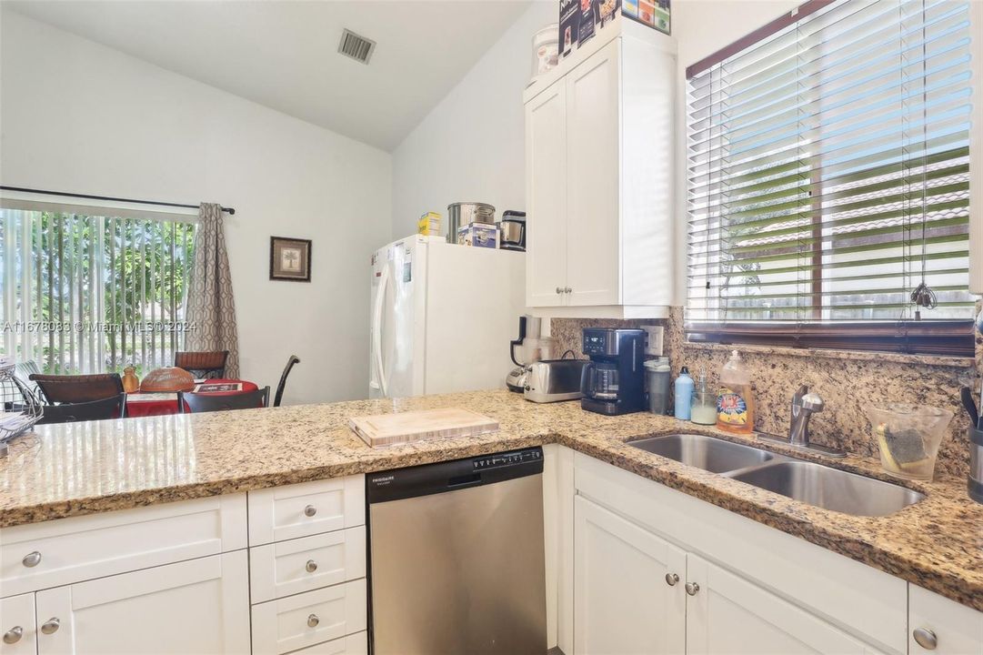 For Sale: $480,000 (3 beds, 2 baths, 1534 Square Feet)