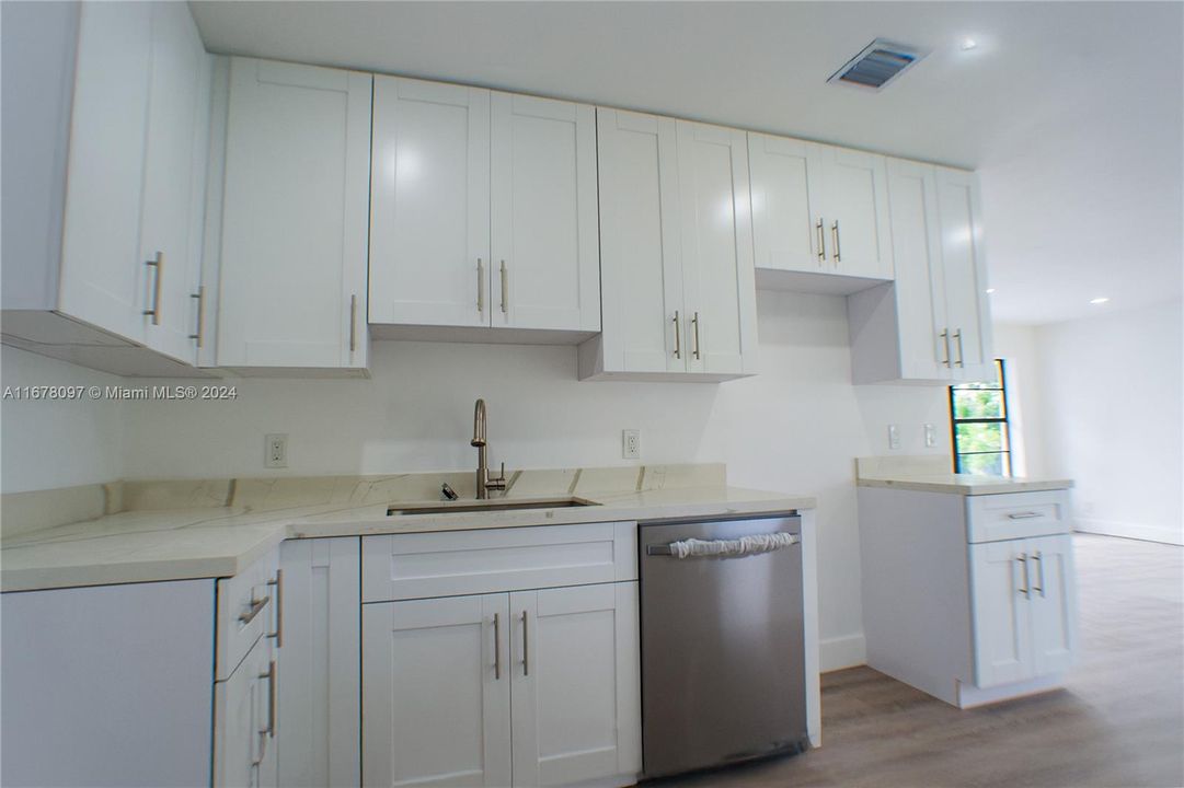 For Sale: $450,000 (3 beds, 2 baths, 1116 Square Feet)