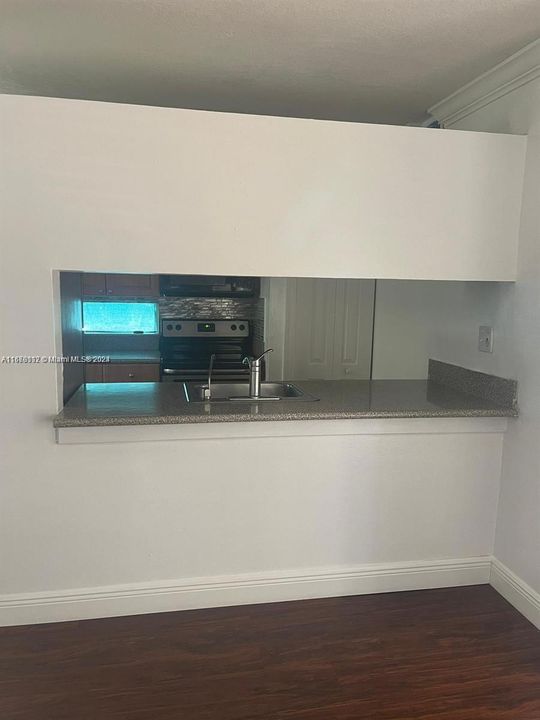 For Rent: $2,300 (2 beds, 2 baths, 1100 Square Feet)