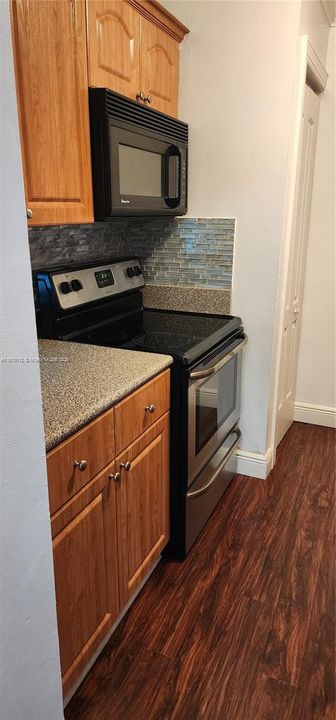 For Rent: $2,300 (2 beds, 2 baths, 1100 Square Feet)