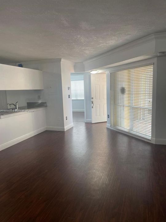 For Rent: $2,300 (2 beds, 2 baths, 1100 Square Feet)