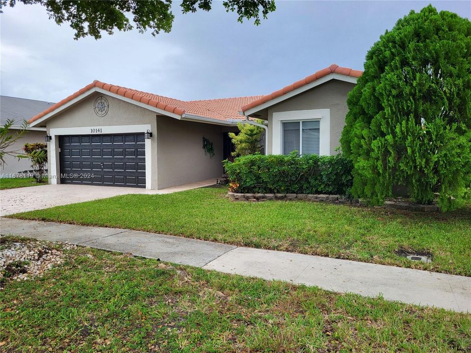 For Sale: $670,000 (3 beds, 2 baths, 1802 Square Feet)