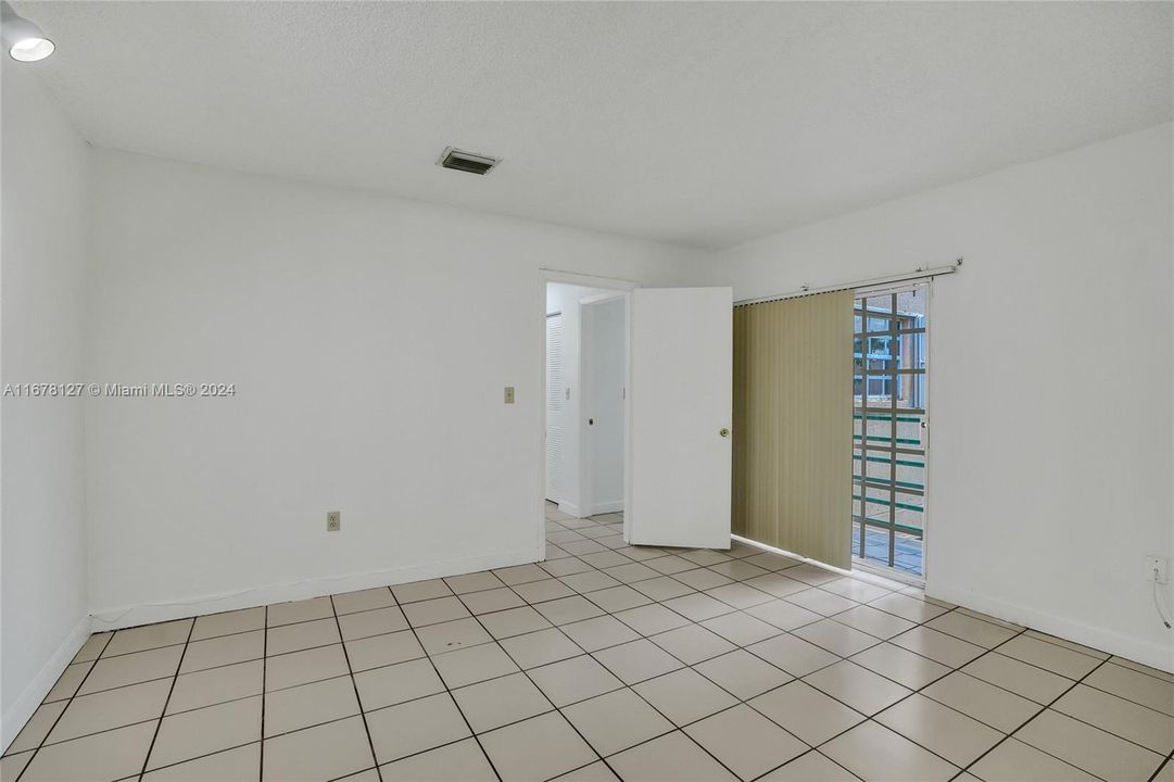 For Rent: $2,575 (2 beds, 2 baths, 1210 Square Feet)