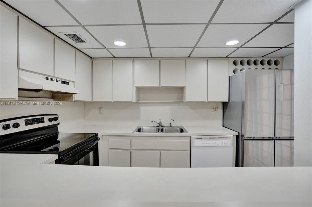 For Rent: $2,575 (2 beds, 2 baths, 1210 Square Feet)