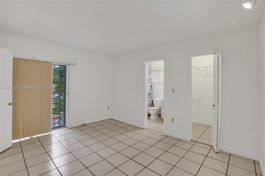 For Rent: $2,575 (2 beds, 2 baths, 1210 Square Feet)