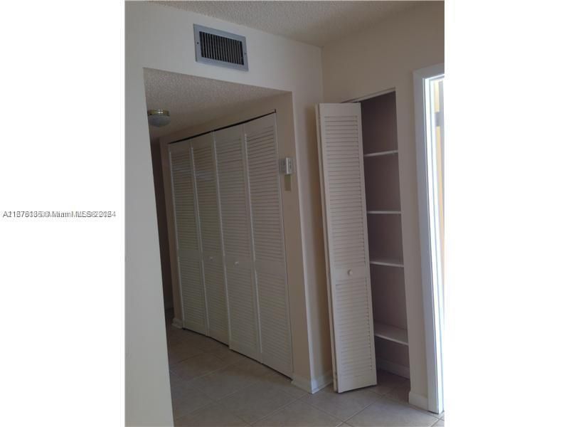 For Sale: $117,000 (1 beds, 1 baths, 720 Square Feet)