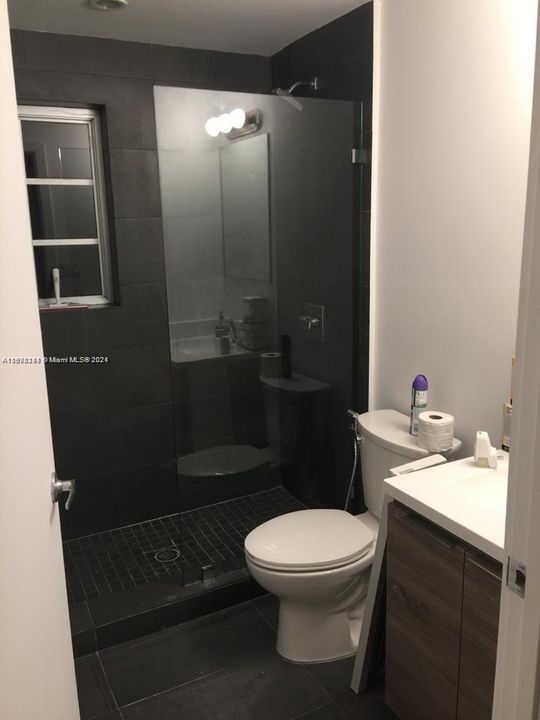 For Rent: $2,000 (1 beds, 1 baths, 467 Square Feet)