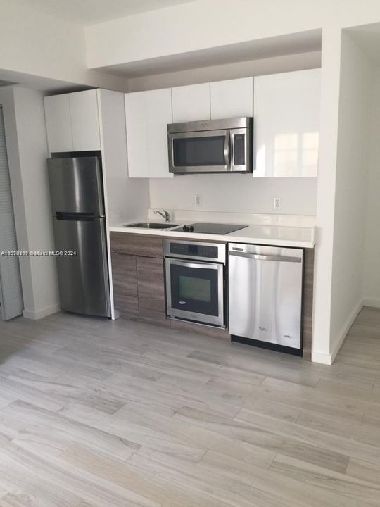 For Rent: $2,000 (1 beds, 1 baths, 467 Square Feet)