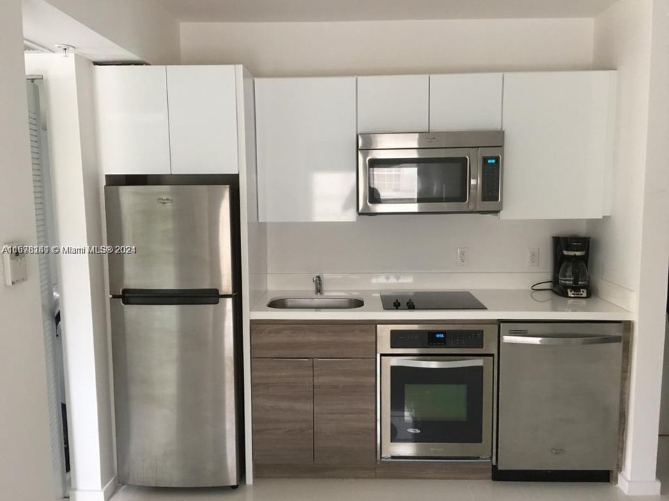 For Rent: $2,000 (1 beds, 1 baths, 467 Square Feet)