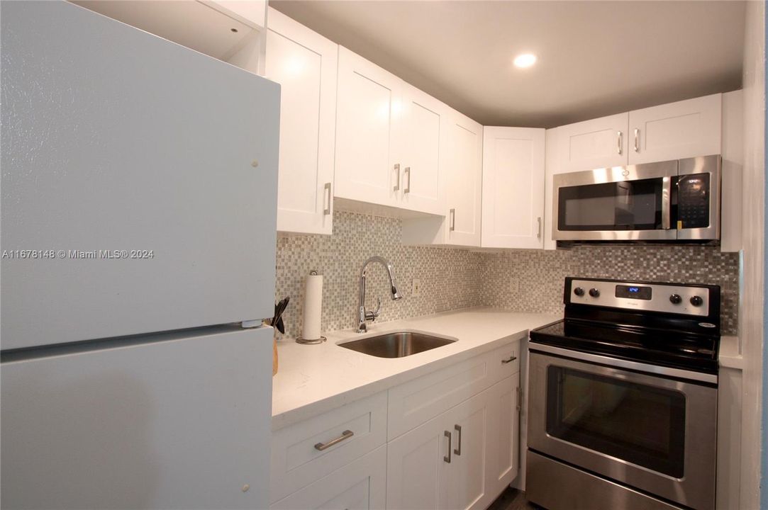 For Rent: $1,950 (1 beds, 1 baths, 486 Square Feet)