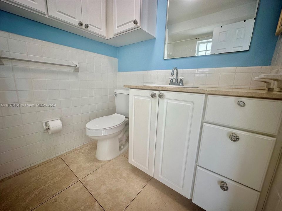 For Sale: $350,000 (2 beds, 2 baths, 900 Square Feet)