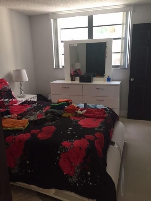 Recently Rented: $2,300 (2 beds, 2 baths, 982 Square Feet)