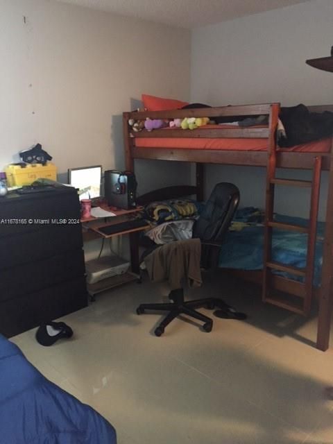 Recently Rented: $2,300 (2 beds, 2 baths, 982 Square Feet)