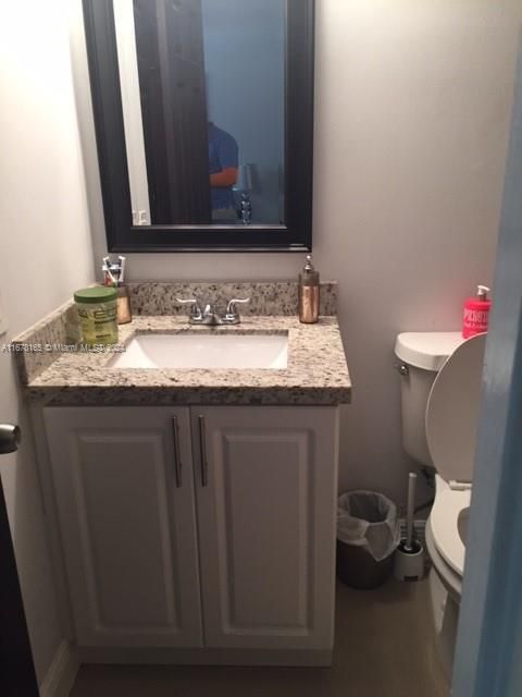 Recently Rented: $2,300 (2 beds, 2 baths, 982 Square Feet)