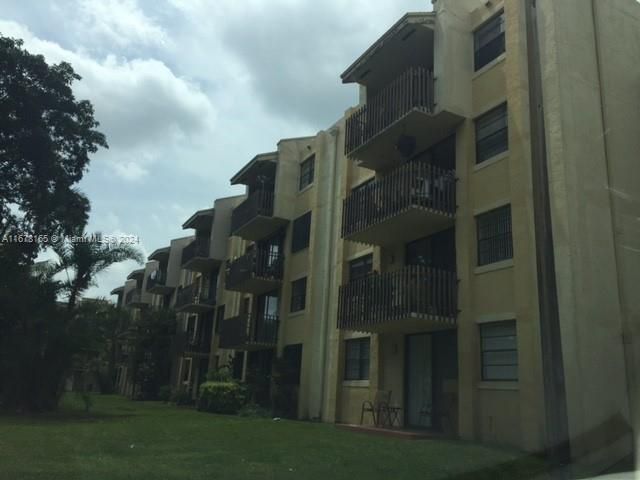 Recently Rented: $2,300 (2 beds, 2 baths, 982 Square Feet)