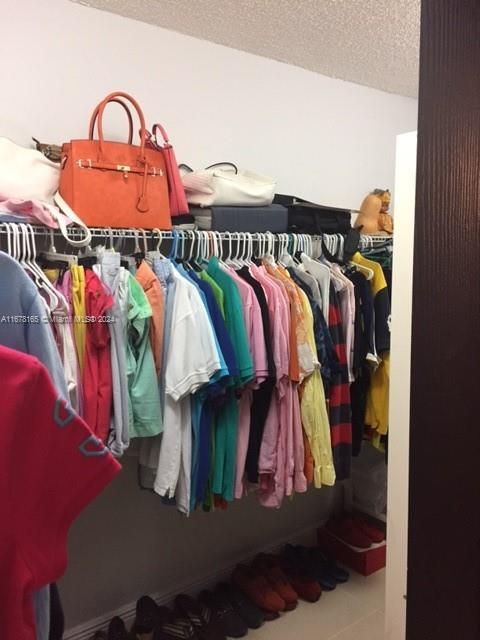 Recently Rented: $2,300 (2 beds, 2 baths, 982 Square Feet)