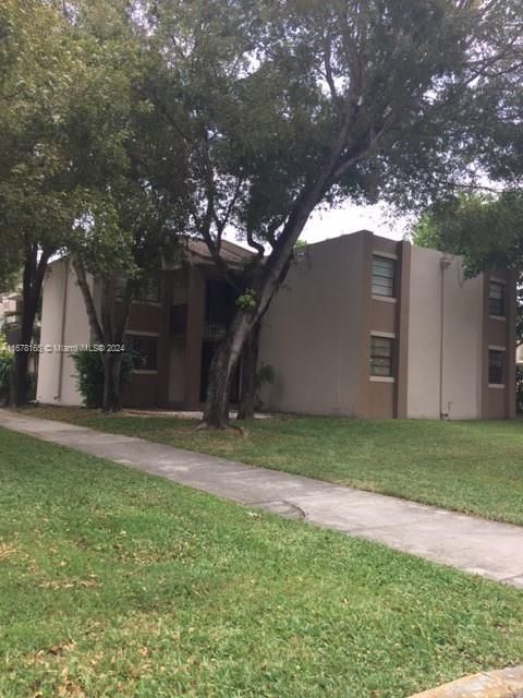 Recently Rented: $2,300 (2 beds, 2 baths, 982 Square Feet)