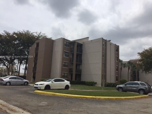 Recently Rented: $2,300 (2 beds, 2 baths, 982 Square Feet)