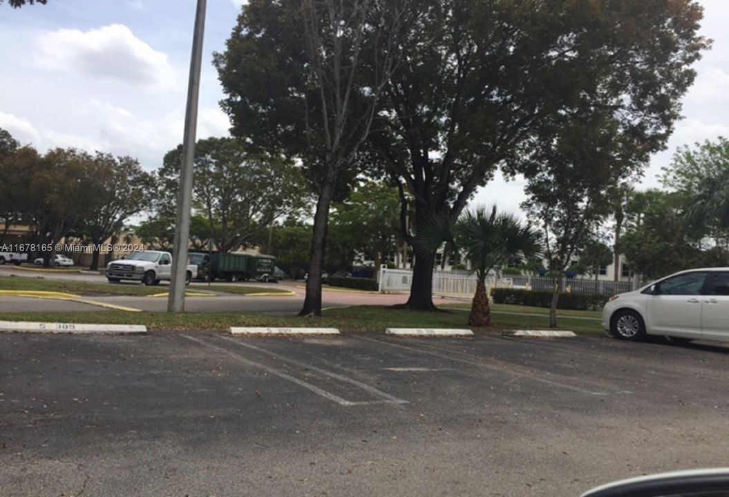 Recently Rented: $2,300 (2 beds, 2 baths, 982 Square Feet)