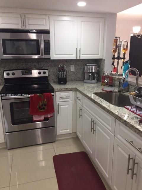 Recently Rented: $2,300 (2 beds, 2 baths, 982 Square Feet)